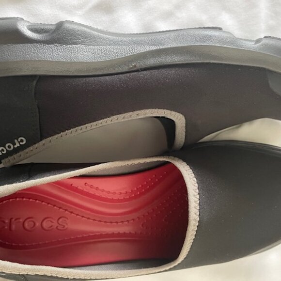 Crocs Women 8 W Casual Black Slip Ons – BN - Picture 8 of 11